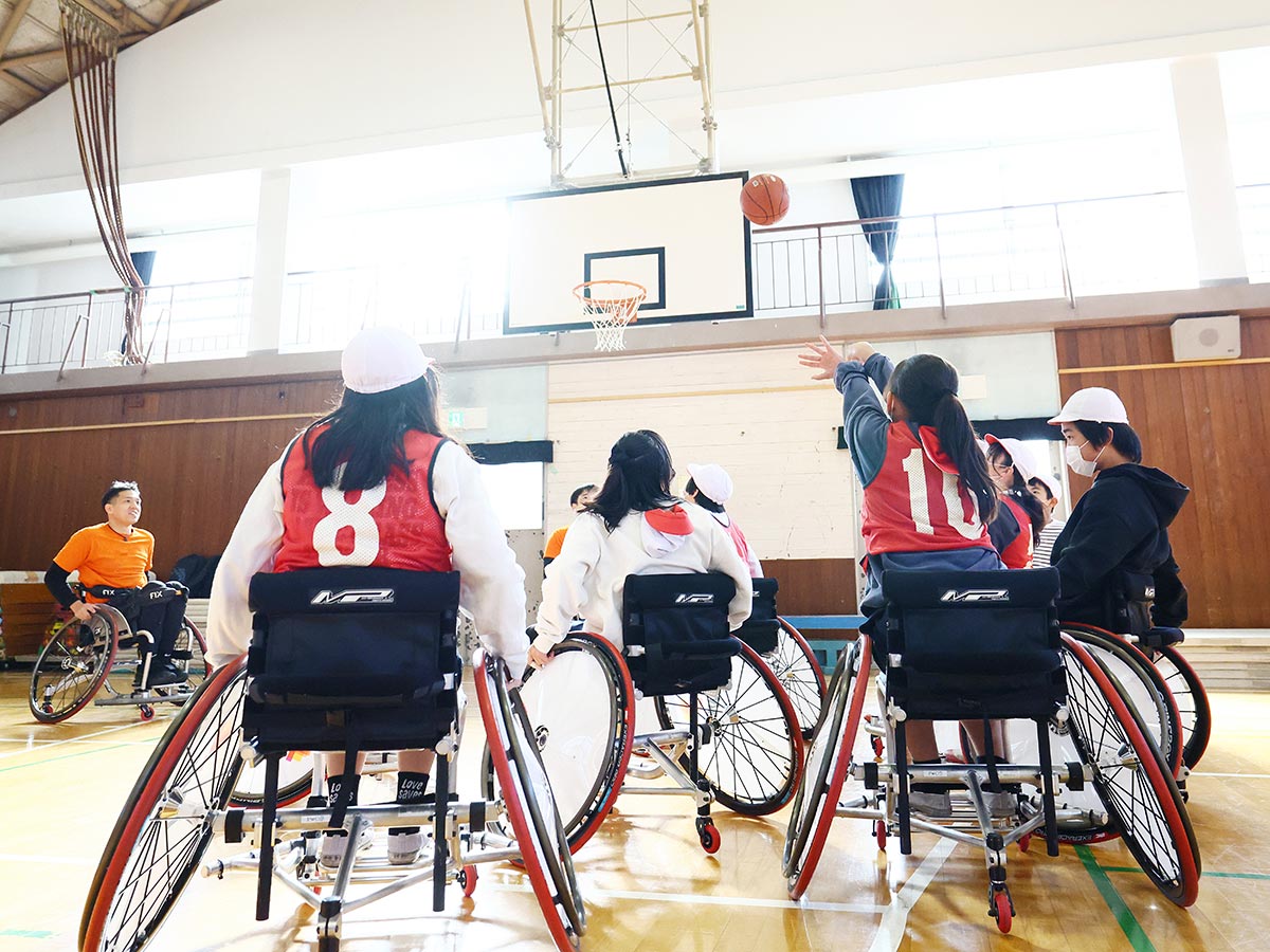 【体験】車いす操作・パス練習後に試合を実施